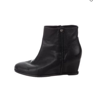 Stuart weitzman ankle boots